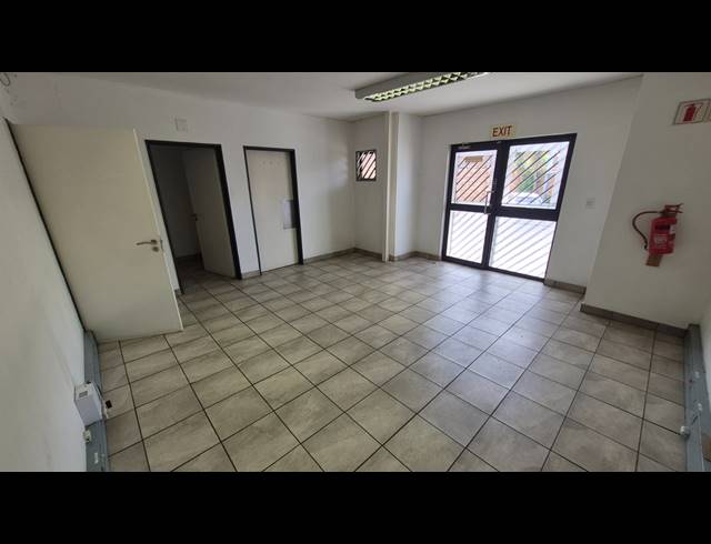 409M² FACTORY TO LET IN APEX
